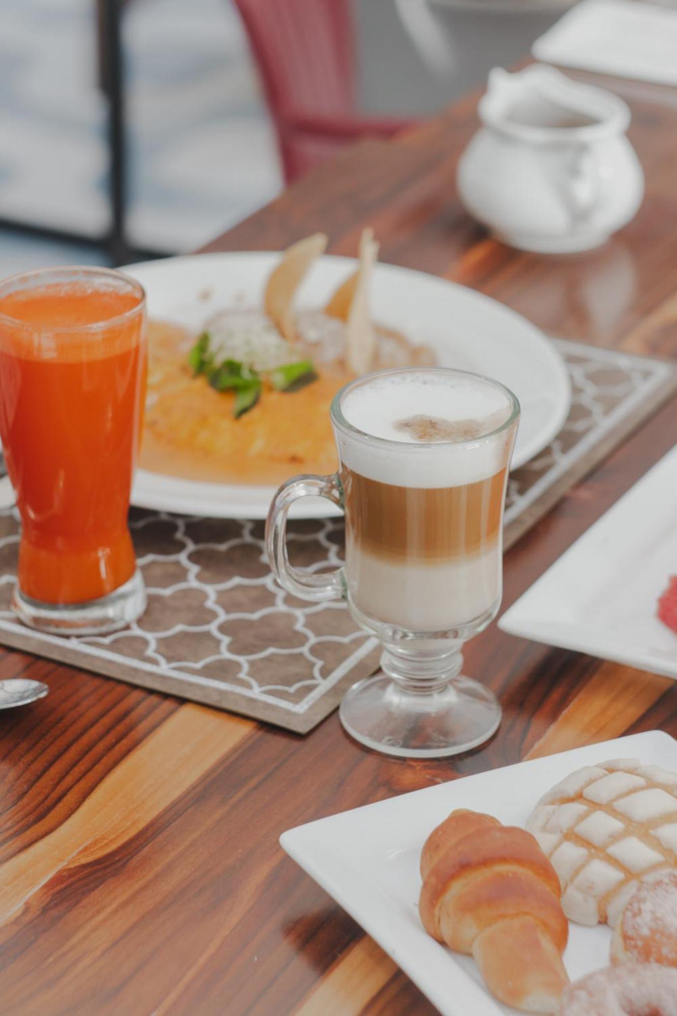 Hotel Catedral La Paz Luaran gambar A latte