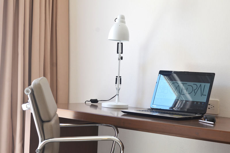 Hotel Catedral La Paz Luaran gambar A typical office space