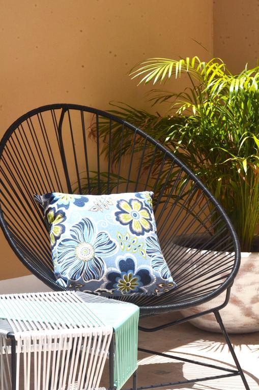 Hotel Catedral La Paz Luaran gambar A Condesa chair