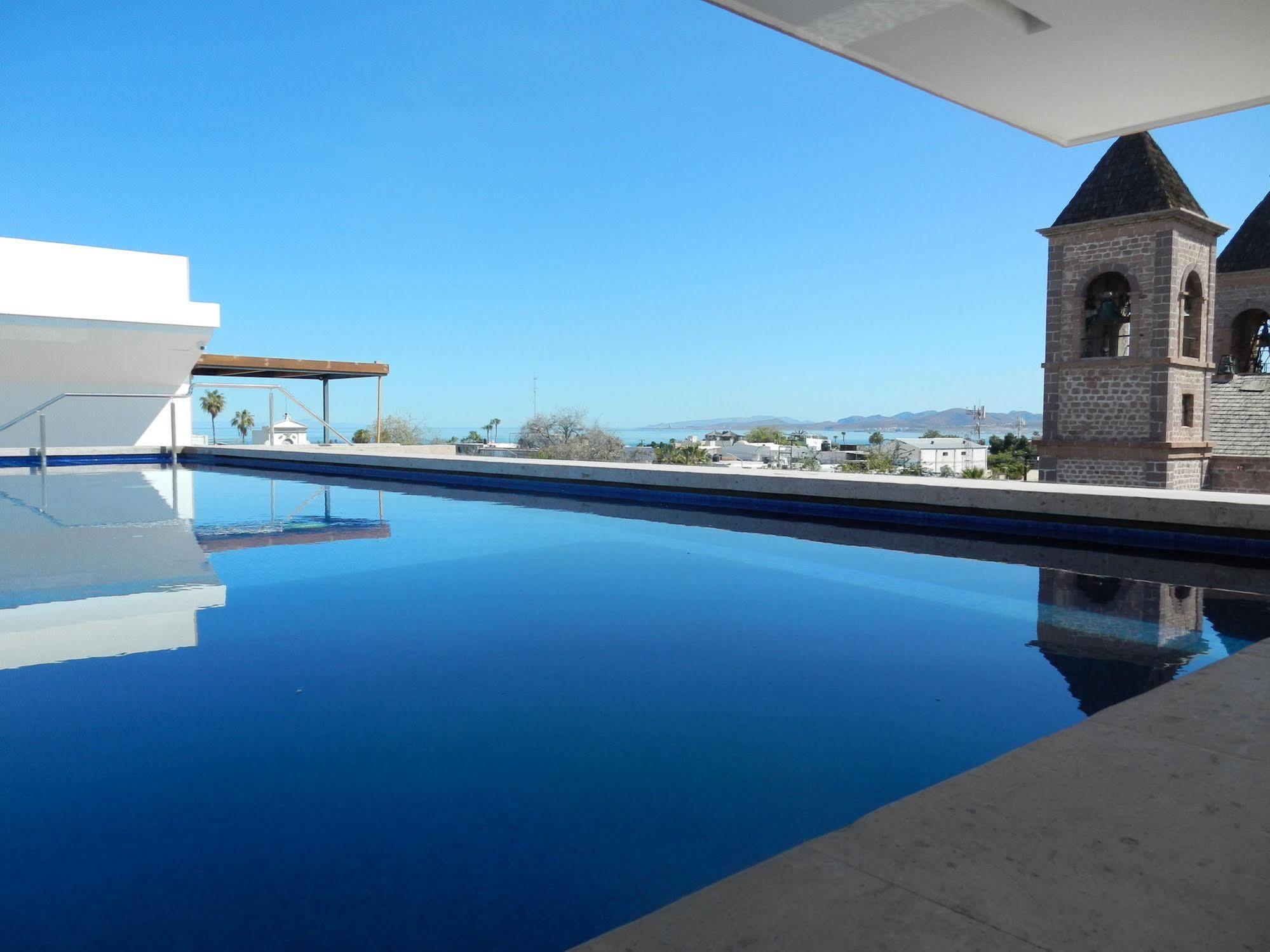 Hotel Catedral La Paz Luaran gambar View of the swimming pool